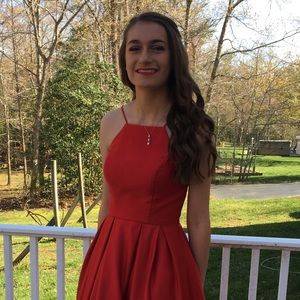 Meet your Posher, Holly